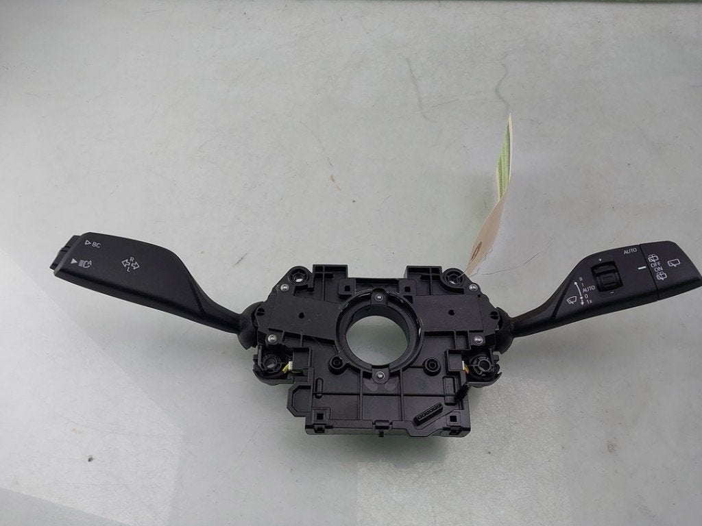 COMBINE COMMODO BMW 3 serie Touring (G21) (01-2019/07-2020), Utilisé, BMW, Petuelring 130
80809  München, DE, Bayerische Motoren Werke AG