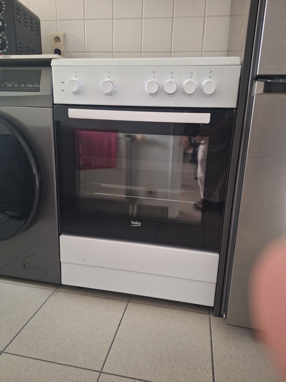 BEKO Cuisinière vitrocéramique  comme neuve, Enlèvement ou Envoi, Four