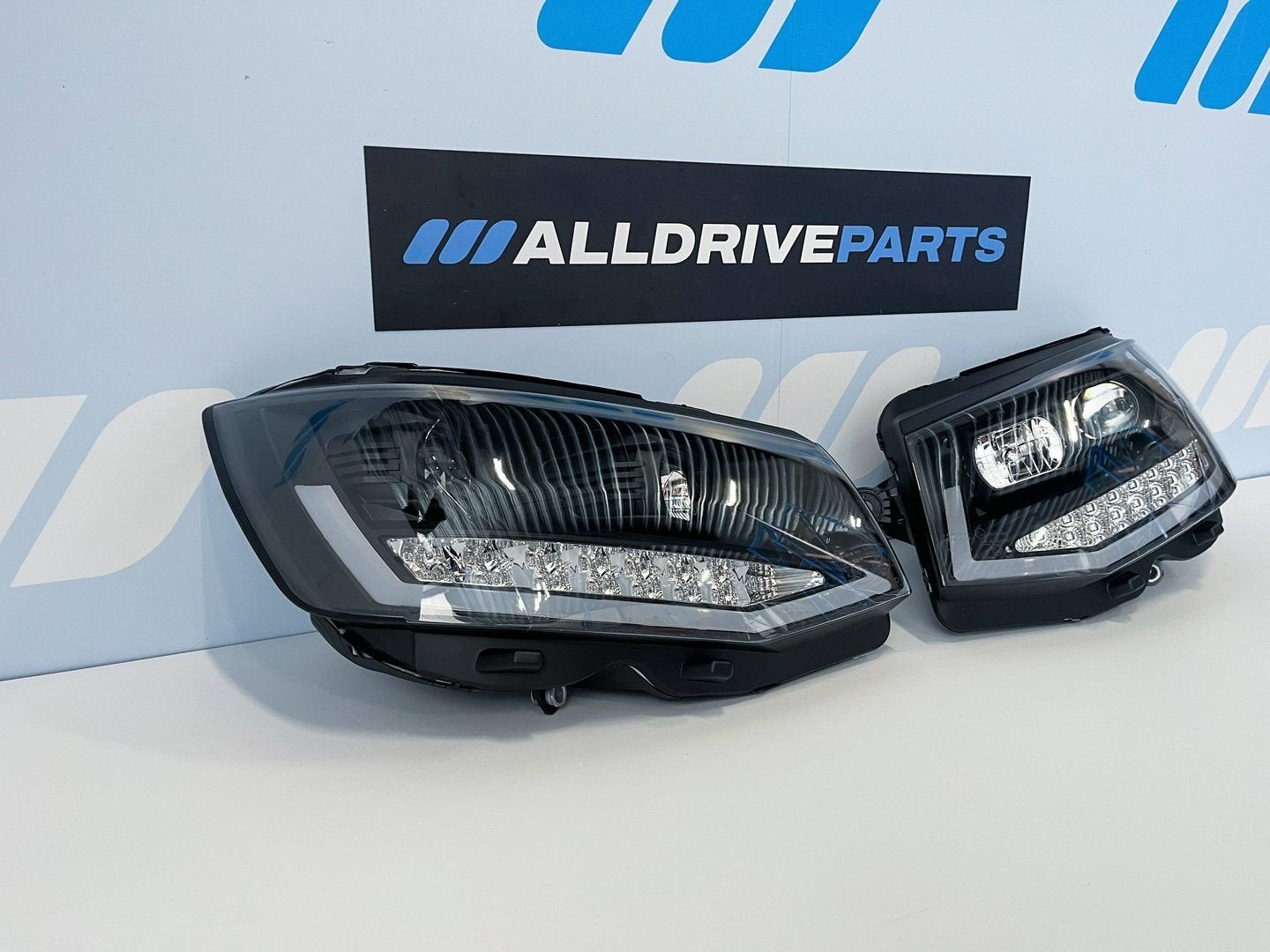 LED Look Koplampen Set VW Transporter T6 Plug & Play Zwart, Neuf, -, -, Enlèvement ou Envoi