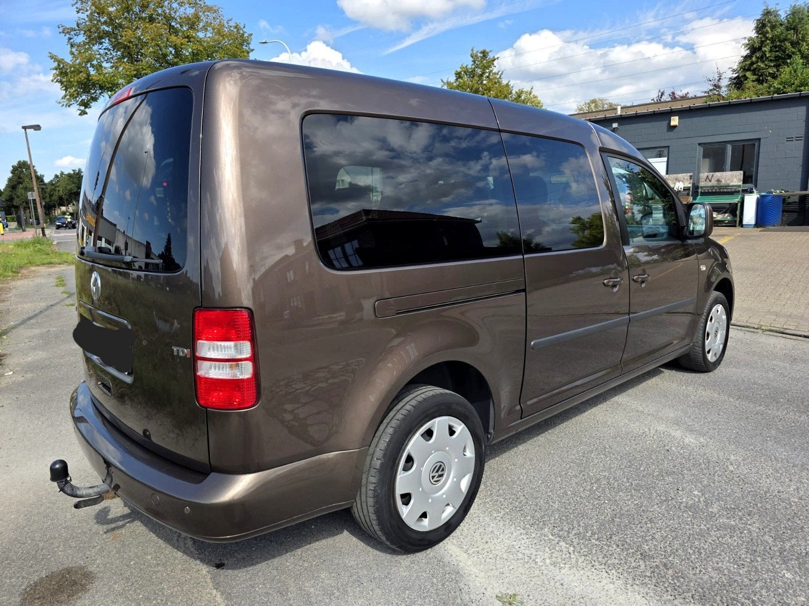 Volkswagen Caddy Maxi 1.6tdi Automatigue 7 zitplaatsen, Automaat, Euro 5, 4 cilinders, Bruin