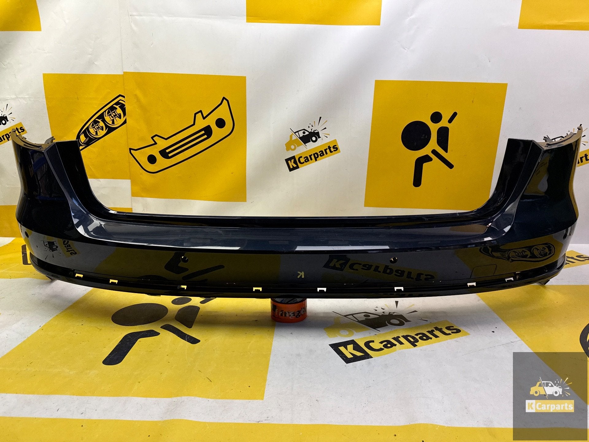Audi A4 B9 8W S-line Achterbumper 4x PDC 8W9807511M, Gebruikt, AUDI AG, Auto-Union-Strasse 1
85045  Ingolstadt, DE, Audi