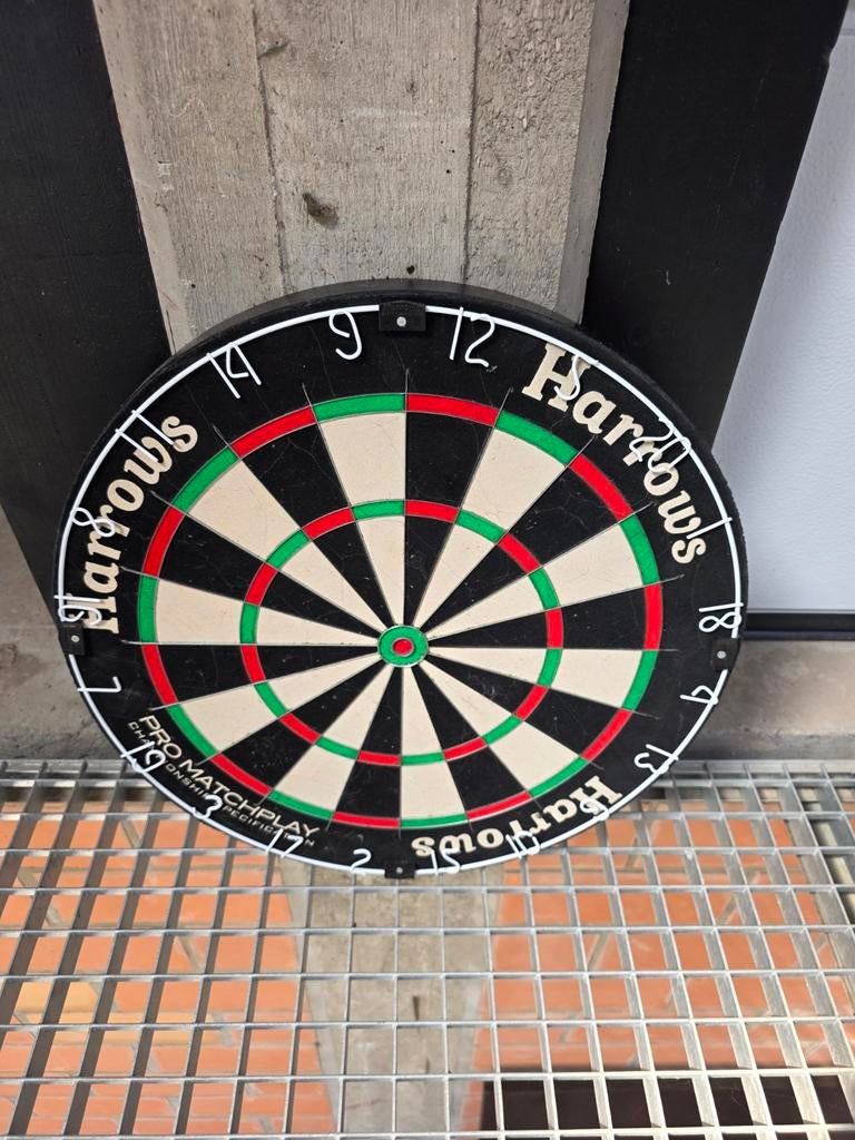 Harrows dartbord, Ophalen