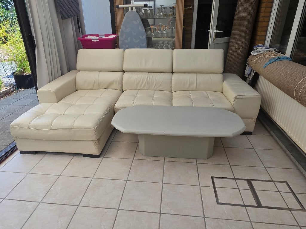 Gratuit  : fauteuil et table de salon, Trois personnes, 100 à 125 cm, 250 à 300 cm, Enlèvement