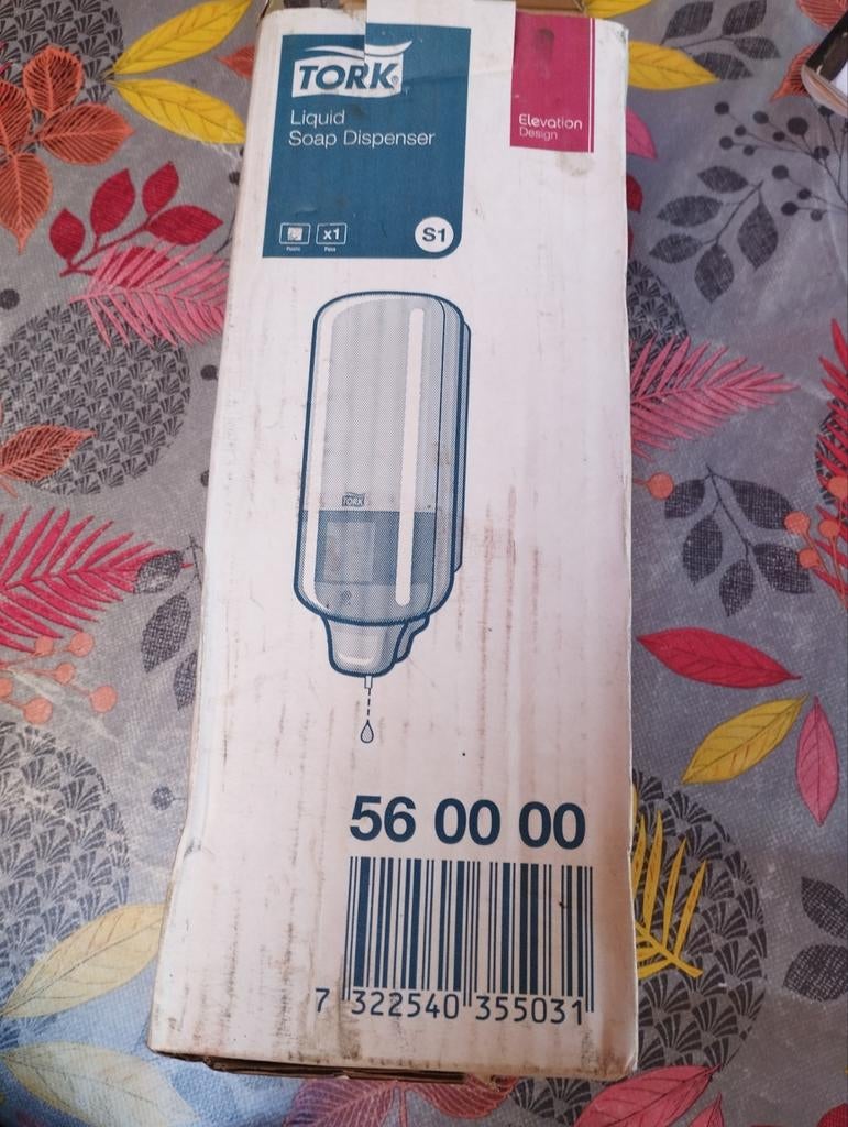 Nieuwe zeepdispenser Tork, Ophalen