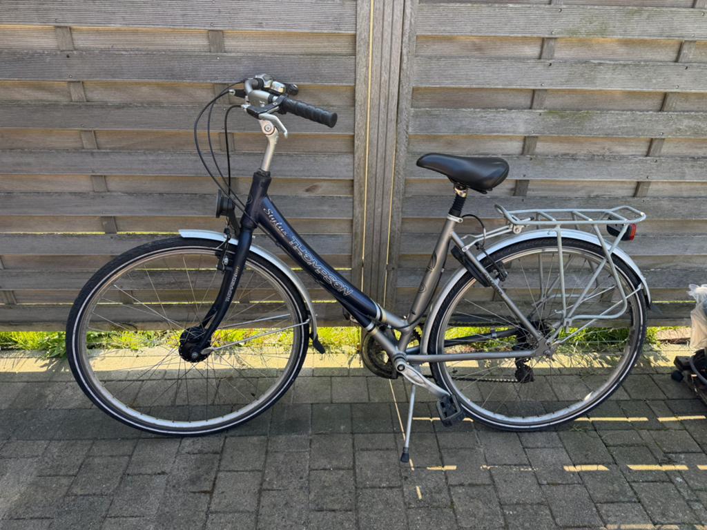 Dames fiets Thompson 28inch, Fietsen en Brommers, Ophalen, Zo goed als nieuw