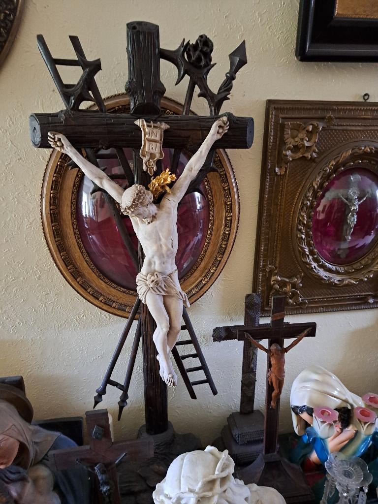 Unieke Kerk Klooster Verzamel  Wand  Staande Kruisbeelden, Antiek en Kunst, Ophalen