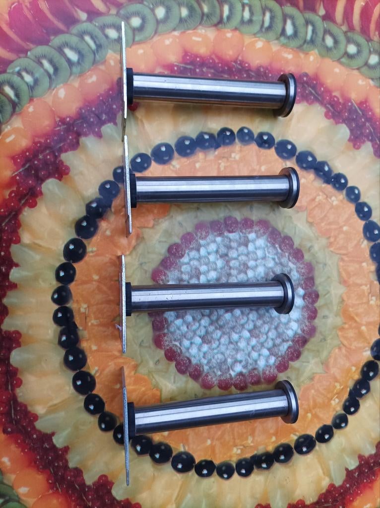 4 inox poten voor kasten Nieuw ! Nooit geplaatst !, Huis en Inrichting, Ophalen of Verzenden