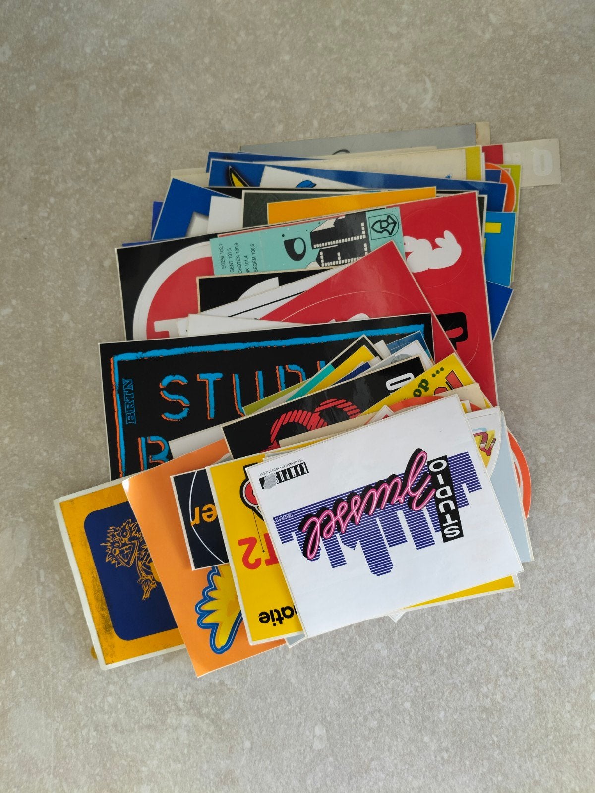 70 vintage stickers radio en tv, Verzamelen, Ophalen of Verzenden