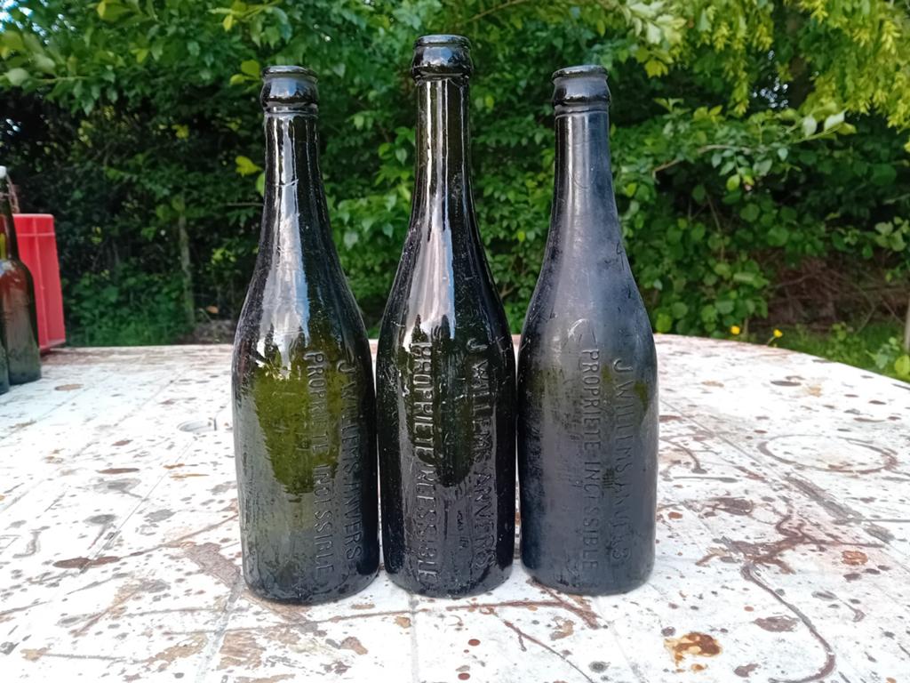 Oude vintage bierflessen J Willems Antwerpen, Verzamelen, Ophalen of Verzenden