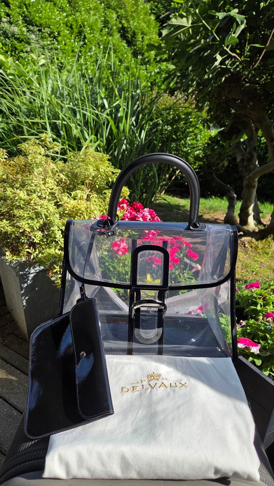 Sac vinyl "X-Ray" Delvaux GM, Enlèvement