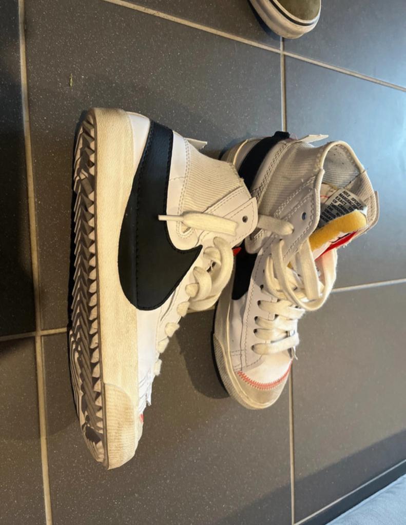 Nike jumbo, Verzenden, Gedragen