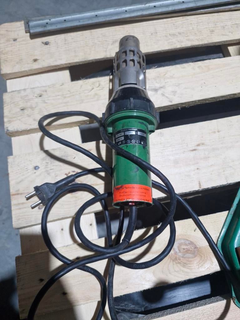 Machine à souder à air chaud Leister, Enlèvement
