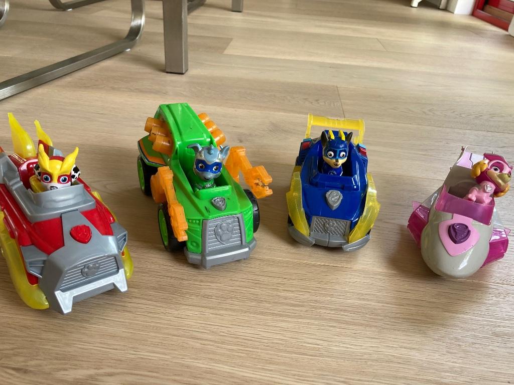 Paw patrol lichtgevende en geluidmakende wagens, Ophalen, Gebruikt