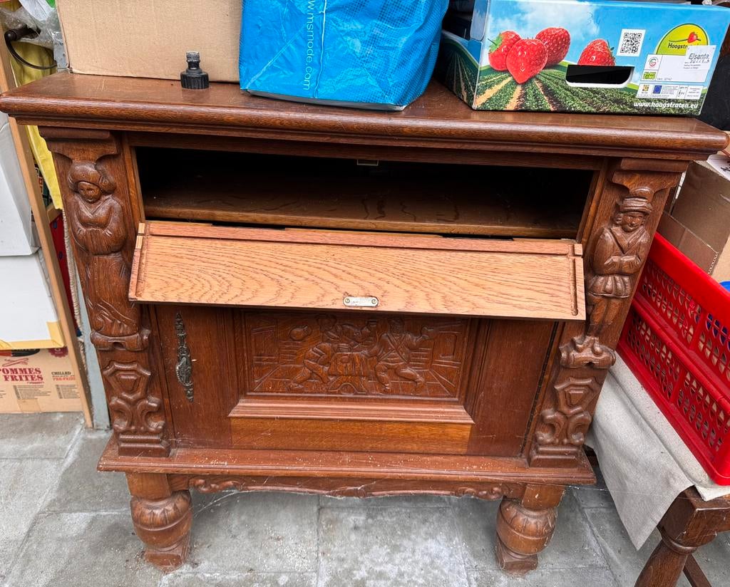 Mooie houten antieke kast, Ophalen