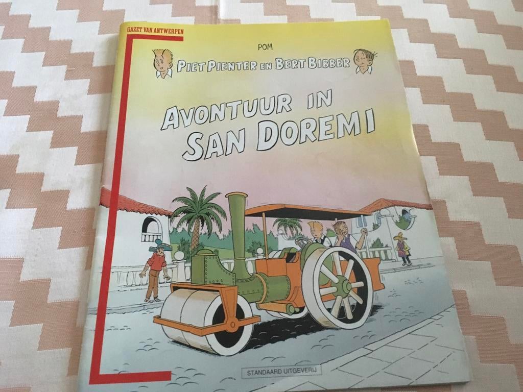 Piet Pienter & Bert Bibber - Avonturen in San Doremi, Boeken, Eén stripboek, Ophalen, Zo goed als nieuw, Pom
