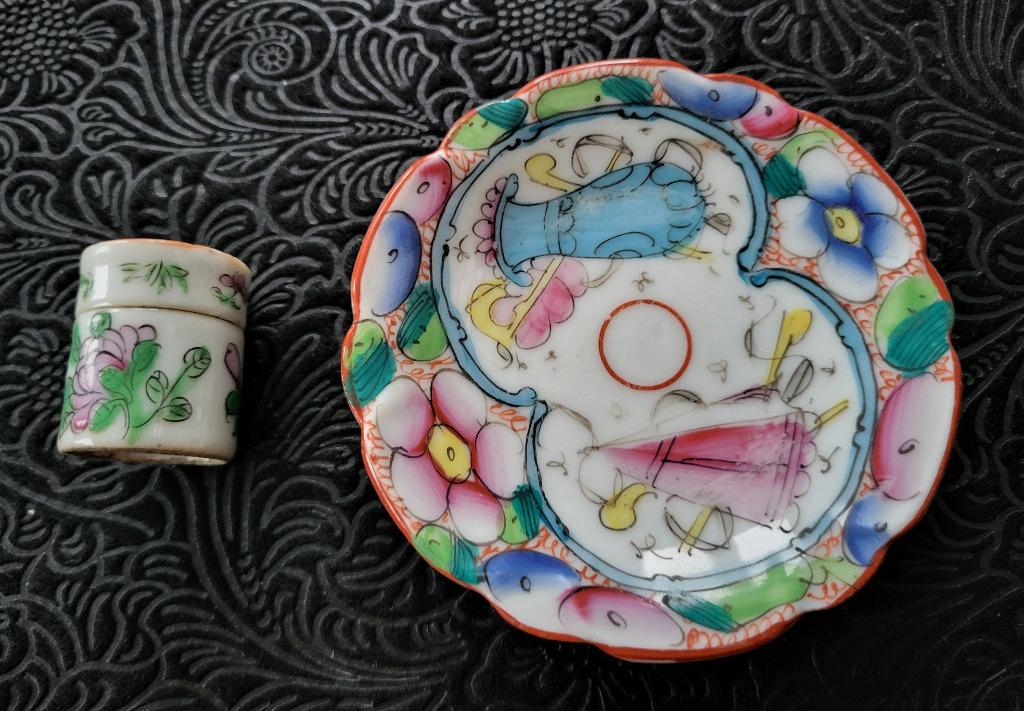 2 Bayeux porselein met 19e eeuws Chinees decor, Verzenden