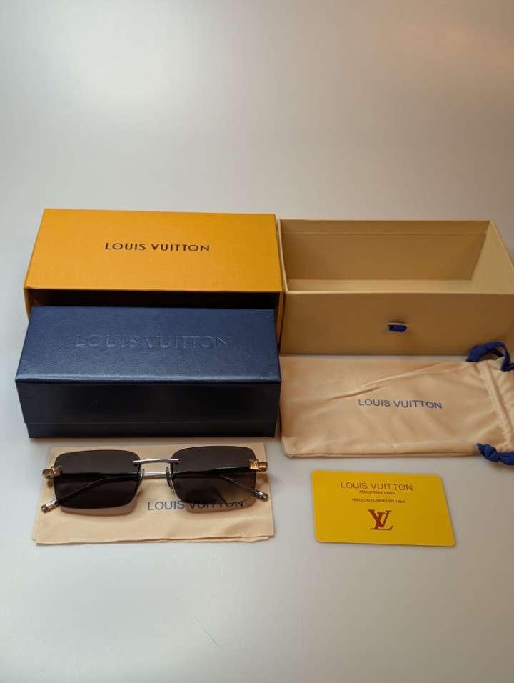Louis Vuitton zonnebril, Handtassen en Accessoires, Zonnebrillen en Brillen | Heren, Ophalen of Verzenden, Nieuw, Zonnebril