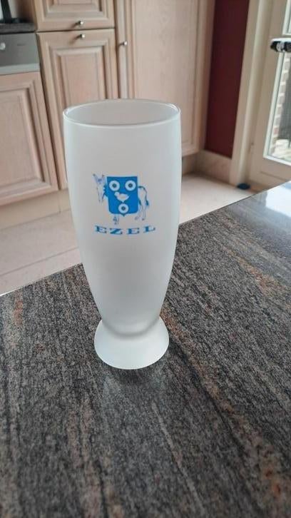 Glas 'Ezel' op voet (mat), Verzamelen, Ophalen, Zo goed als nieuw