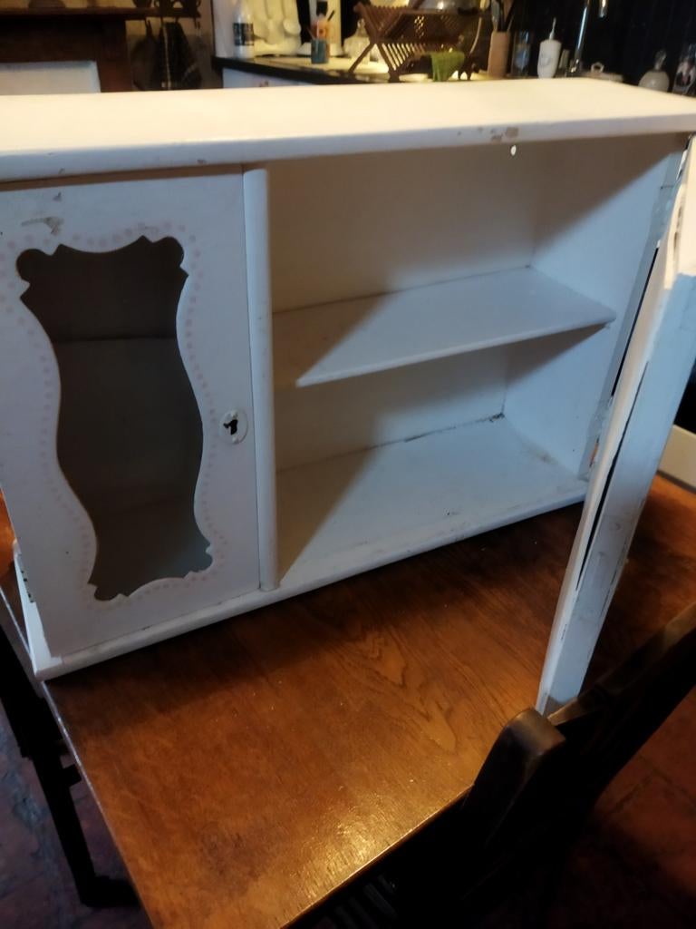 Petit meuble a suspendre, Enlèvement, Comme neuf