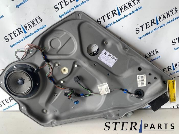 Mécanique vitre 4portes arrière droite d'un Mercedes A-Kla, Enlèvement ou Envoi, 3 mois de garantie, Utilisé, Mercedes-Benz