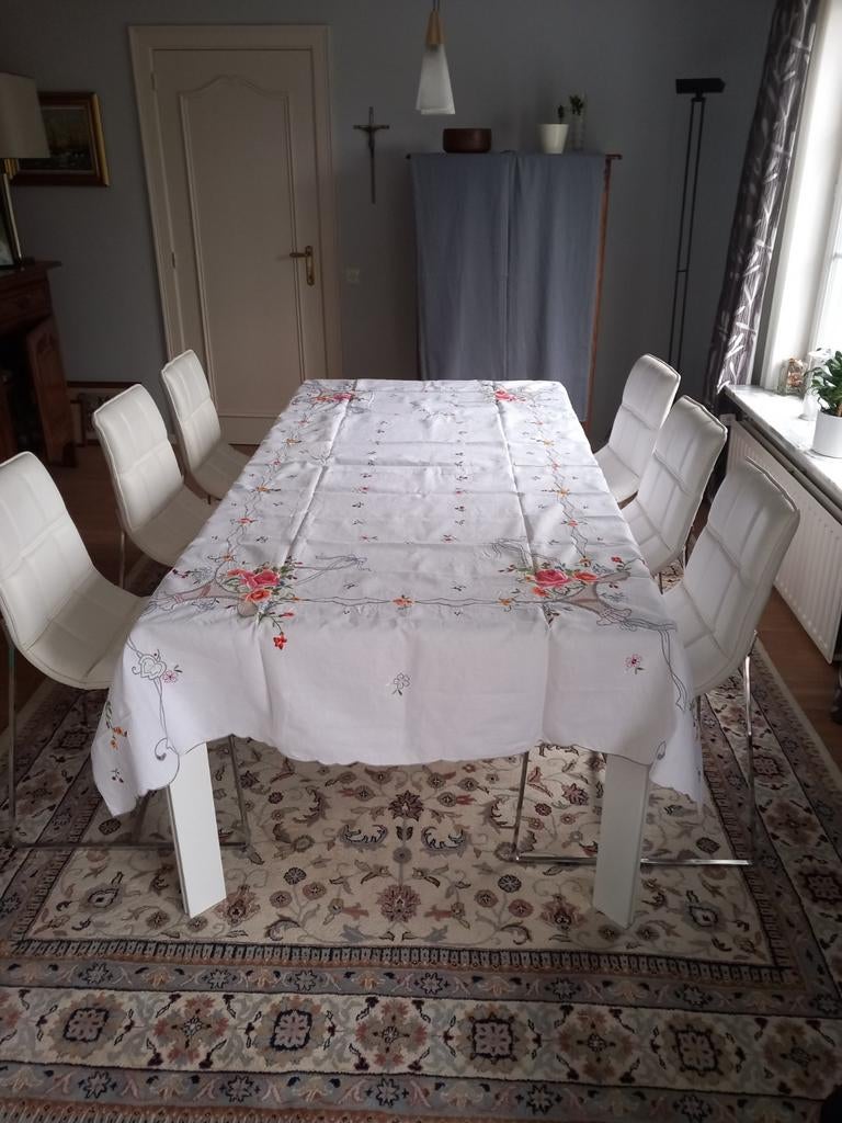 geborduurd tafelkleed, Huis en Inrichting, Ophalen of Verzenden, Nieuw, Rechthoek