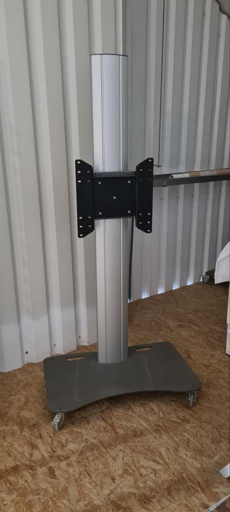 TV MONITOR Trolley op wieltjes, Ophalen