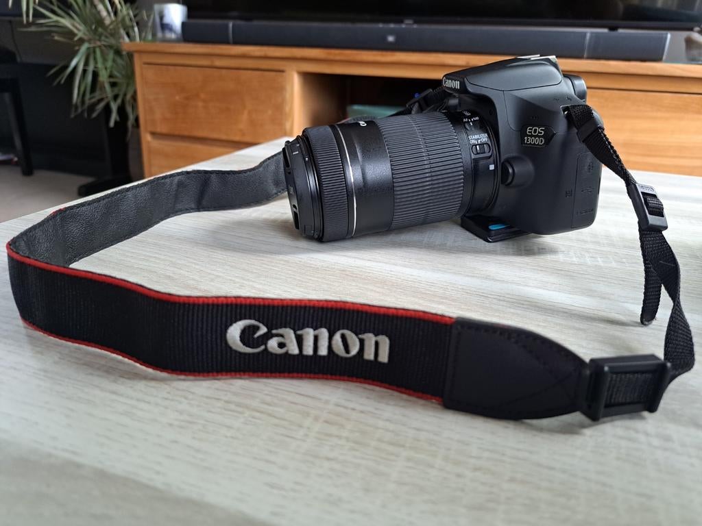 Canon EOS 1300D + accessoires, Audio, Tv en Foto, Spiegelreflex, Canon, Zo goed als nieuw, Ophalen