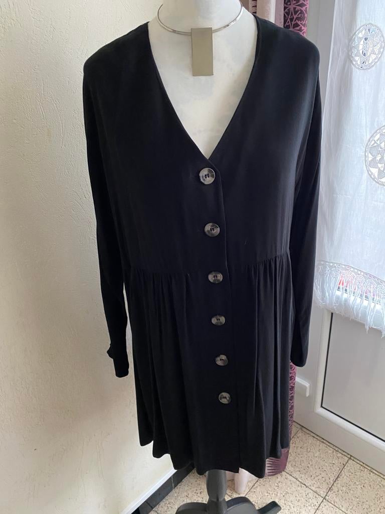 Robe noire ASOS – Taille 36-38-40 fluide et confortable., Vêtements | Femmes, Robes, Comme neuf, Taille 38/40 (M), Noir, Longueur genou