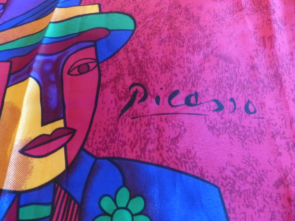 foulard en soie Picasso, Enlèvement ou Envoi, Comme neuf, Écharpe