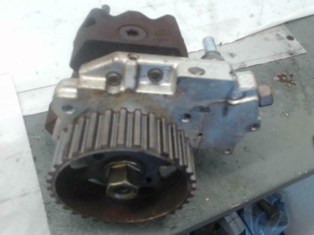 Pompe haute pression BOSCH FORD MAZDA peugeot  VOLVO 1.6hdi, Enlèvement, Utilisé, Volvo