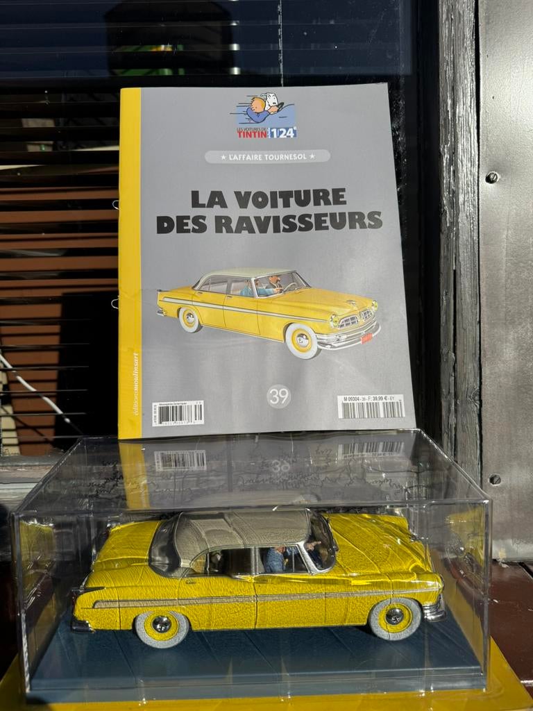 Voiture Tintin Crysler New Yorker 1:24, Collections, Personnages de BD, Utilisé, Statue ou Figurine, Tintin, Enlèvement ou Envoi