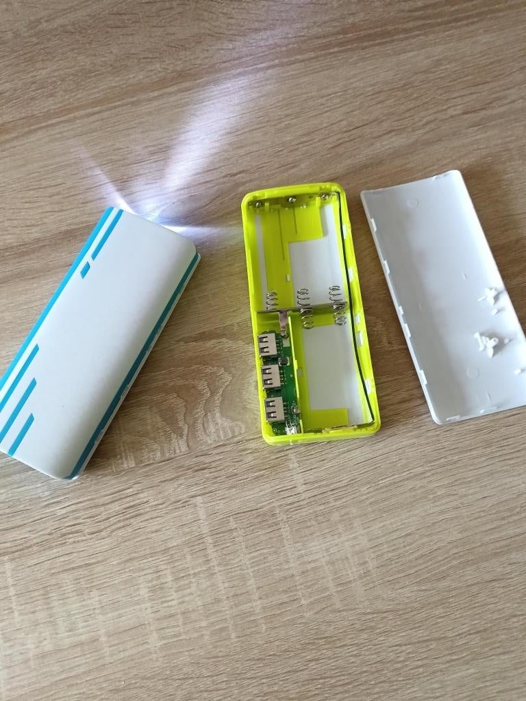 Powerbanken DIY ideaal voor uw noodpakket,werkt op 18650 bat, Enlèvement ou Envoi, Neuf