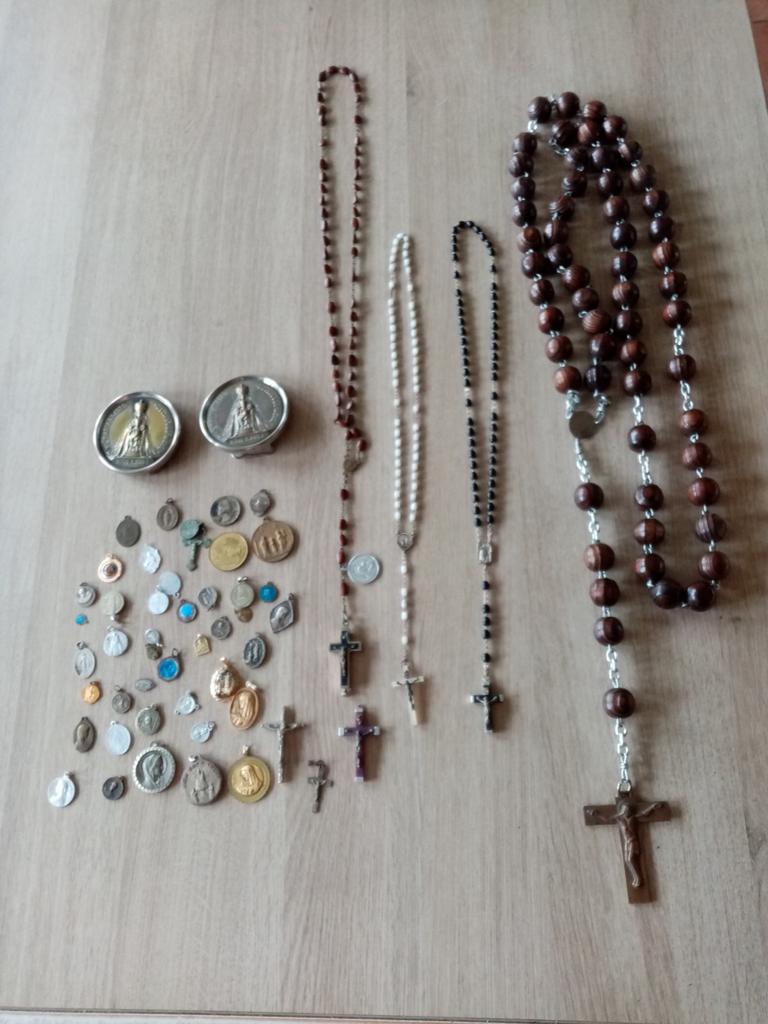 Bedeltjes Paternosters alles voor 15 €, Ophalen