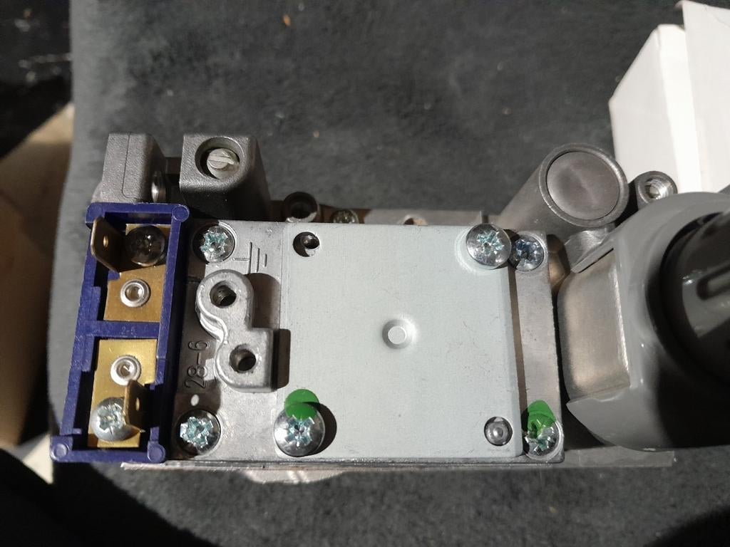 Gasblok honeywell 24 en 220 volt, Bricolage & Construction, Enlèvement ou Envoi, Neuf, Chaudière CC ou Chaudière combinée