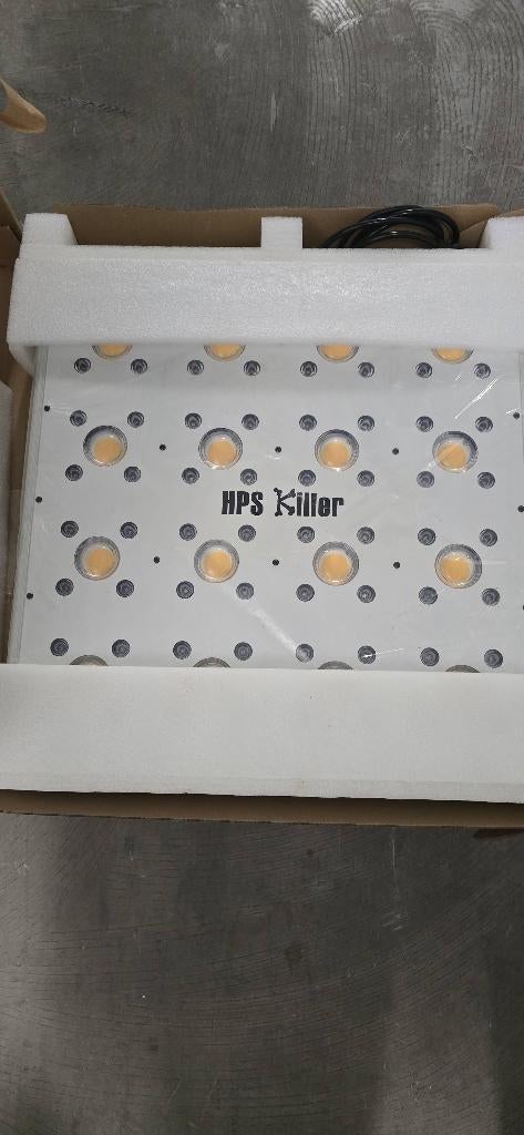 Led groei en bloeilamp, Ophalen, Zo goed als nieuw, Kweeklamp