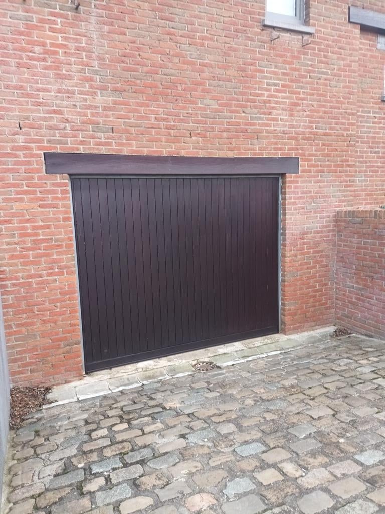 Porte de garage basculante en bois motorisée + télécommande, Bricolage & Construction, Bois