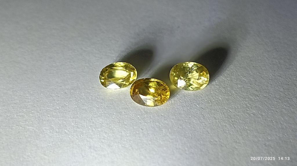 Lot de 3 pierres sphène ou titanite, Enlèvement, Neuf