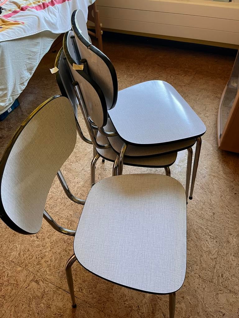 4 keukenstoelen vintage, Ophalen