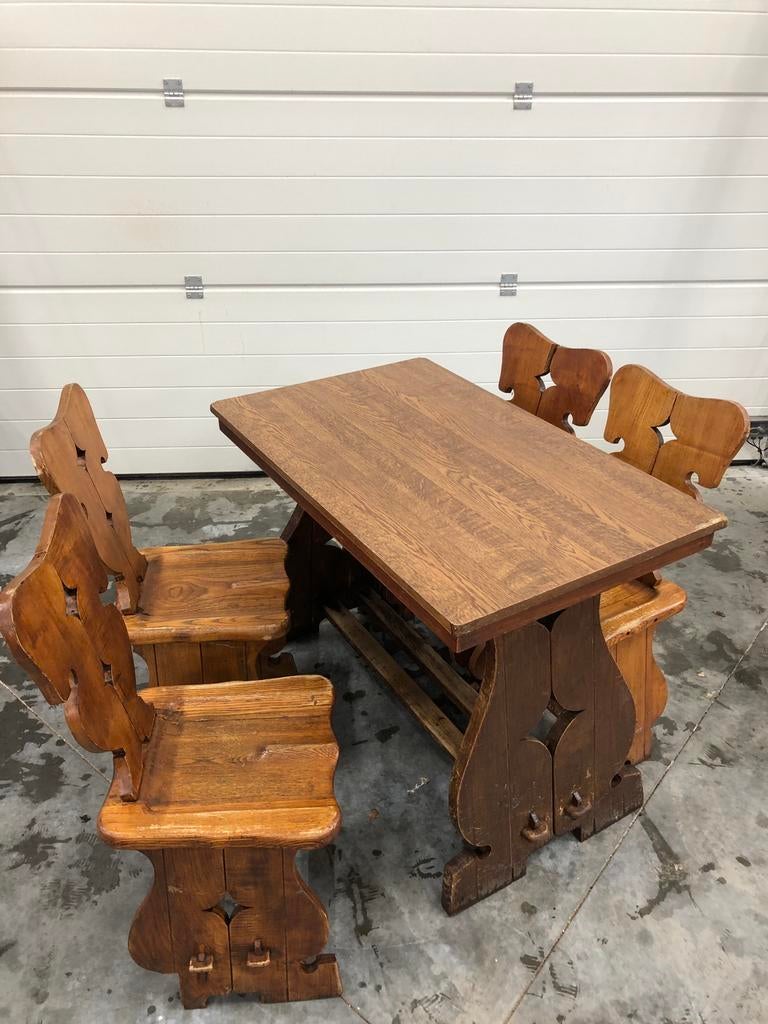 Anciennes tables et chaises de café en orme massif., Enlèvement