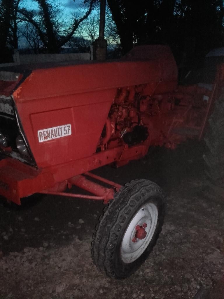 ANCETRE TRACTEUR RENAULT 57, Autos, Rouge, Achat, Entreprise, 2 portes