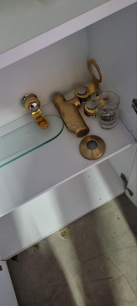 Goud kleurig badaccesoires en lavabo, Enlèvement ou Envoi, Utilisé