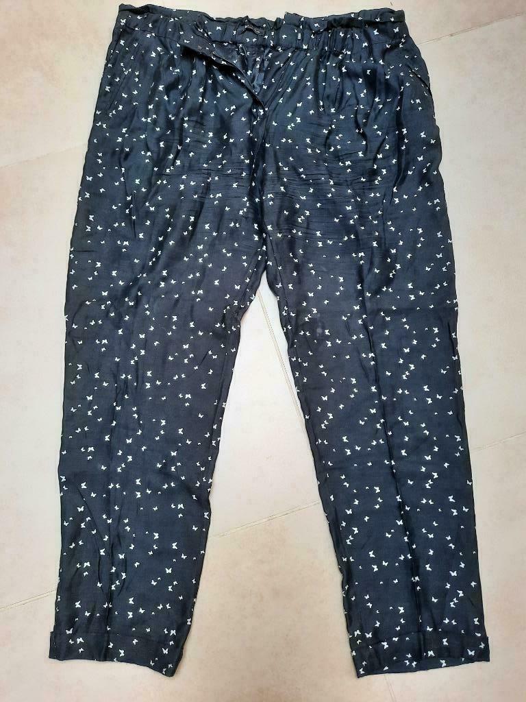 Pantalon Massimo Dutti taille 42, Vêtements | Femmes, Pulls & Gilets, Taille 42/44 (L), Massimo Dutti, Comme neuf, Enlèvement