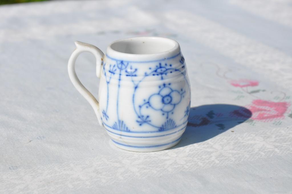 mini chope en porcelaine + 1 en cadeau, Enlèvement ou Envoi, Utilisé, Autres types