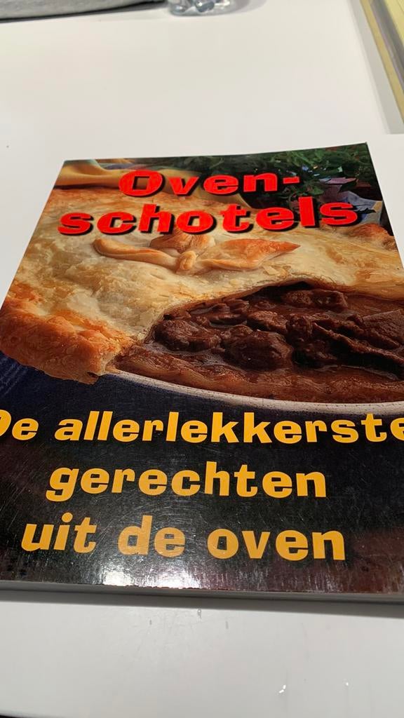 Kookboek ovenschotels, Ophalen of Verzenden, Gelezen