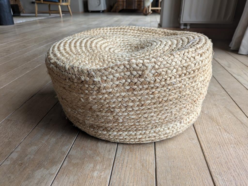 Leuke pouf in jute, Huis en Inrichting, Ophalen, Zo goed als nieuw