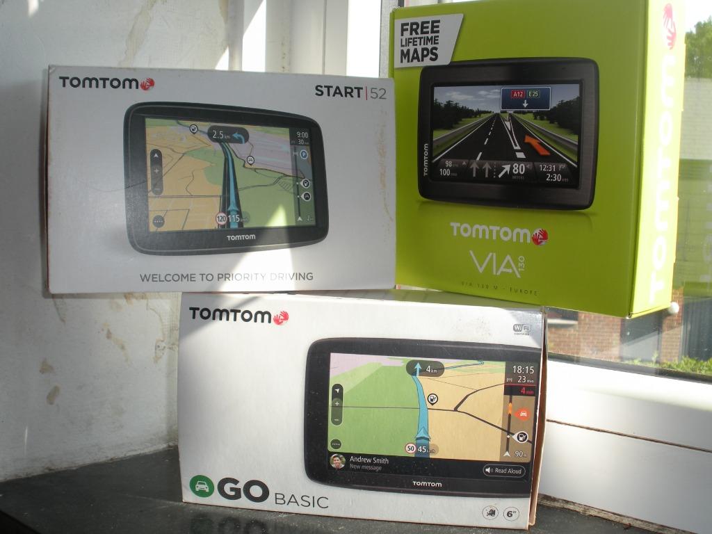 GPS 4 TomTom START + VIA Récente Modèle Avec Fixation Câbles, Enlèvement ou Envoi, Comme neuf