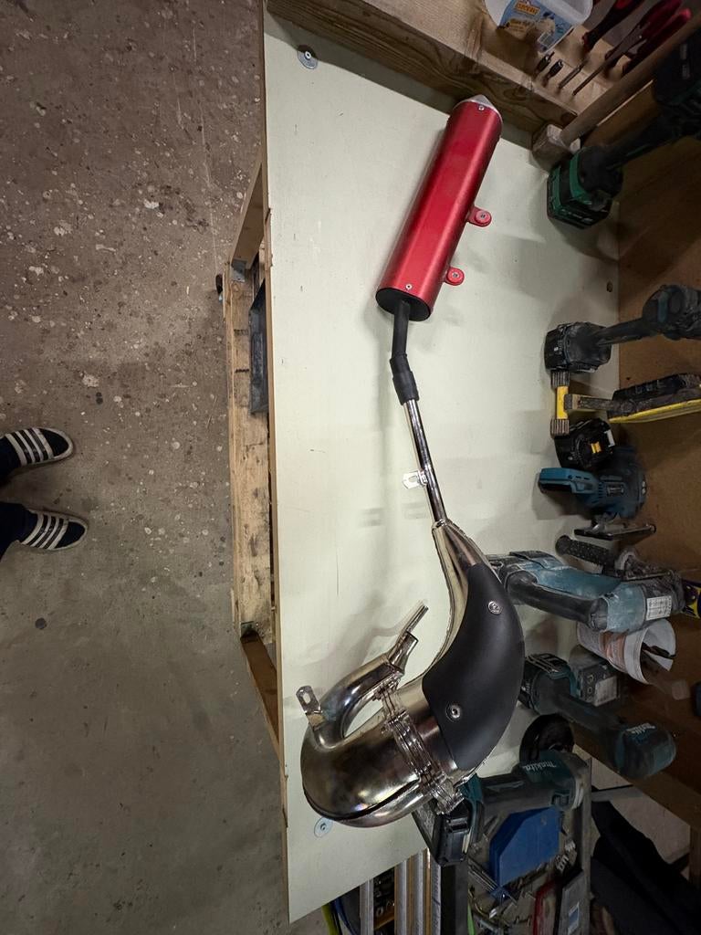 Uitlaat beta, Enlèvement ou Envoi, Neuf