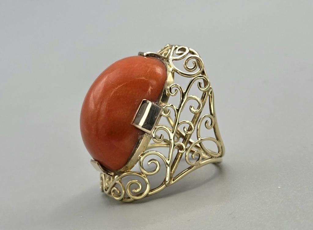 Gouden antieke ring met bloedkoraal. 206/85, Ophalen of Verzenden, Goud, Ring, Met edelsteen