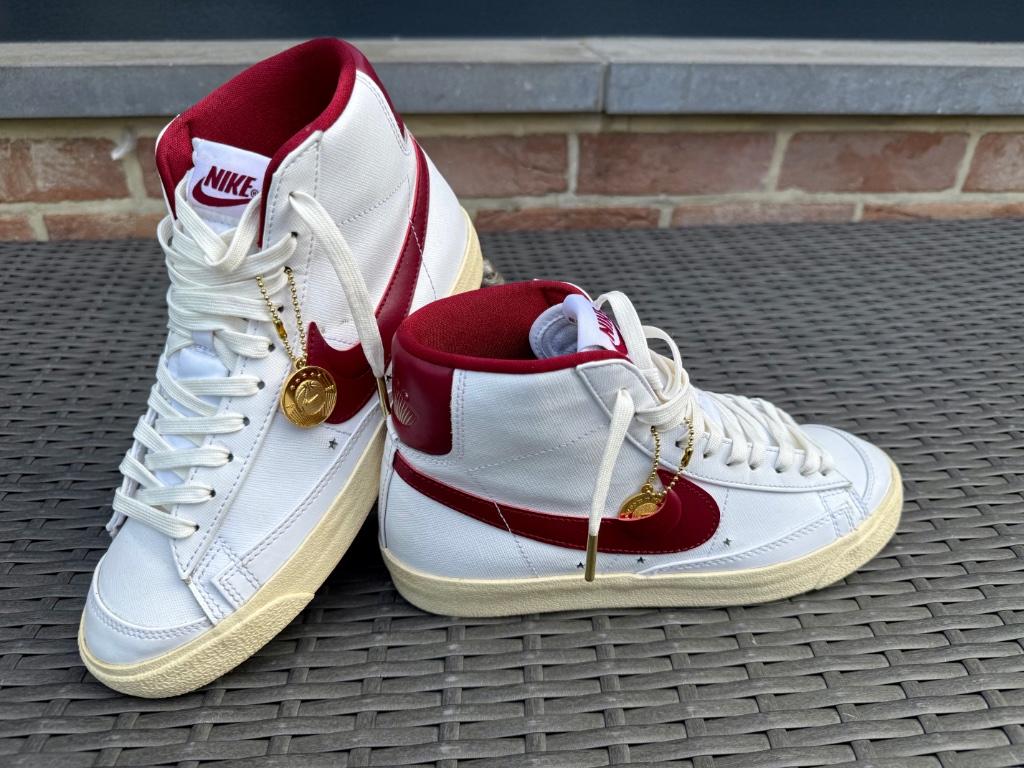 Nike Blazer Mid 77 SE Sisterhood 40 sneakers, Ophalen of Verzenden, Gebruikt, Schoenen