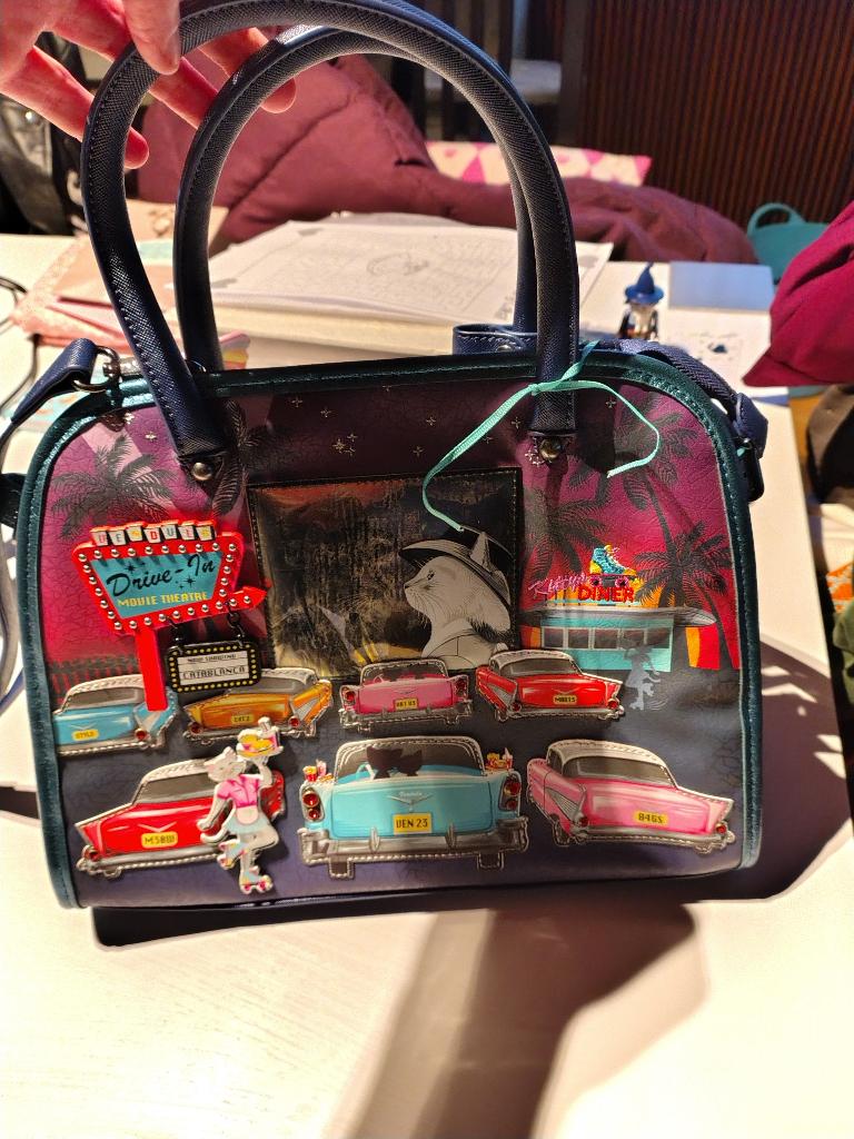 Vendula London handtas Kitty's Drive-in movie Cattablanca, Handtassen en Accessoires, Tassen | Damestassen, Nieuw, Handtas, Overige kleuren